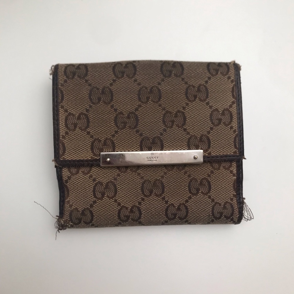 SOLD: Gucci Bifold Wallet